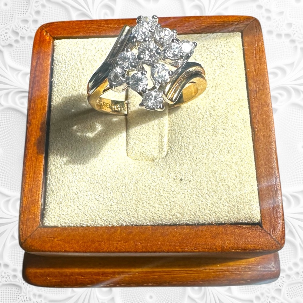 Vtg 18 Karat Gold Plated Cubic Zirconia Cluster Ring Size 8